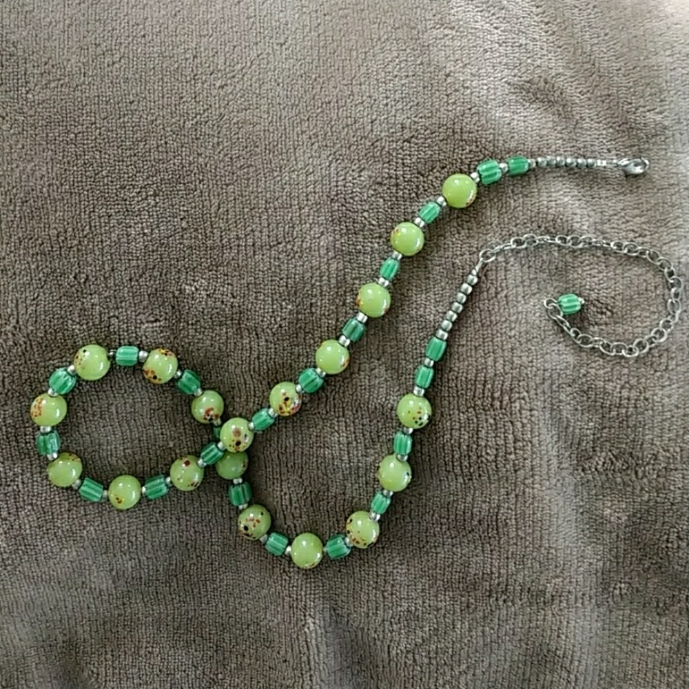 Thousand Villages Green Glass beaded necklace
